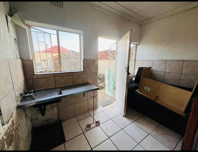 8 BEDROOM HOUSE FOR SALE IN BOKSBURG NORTH
